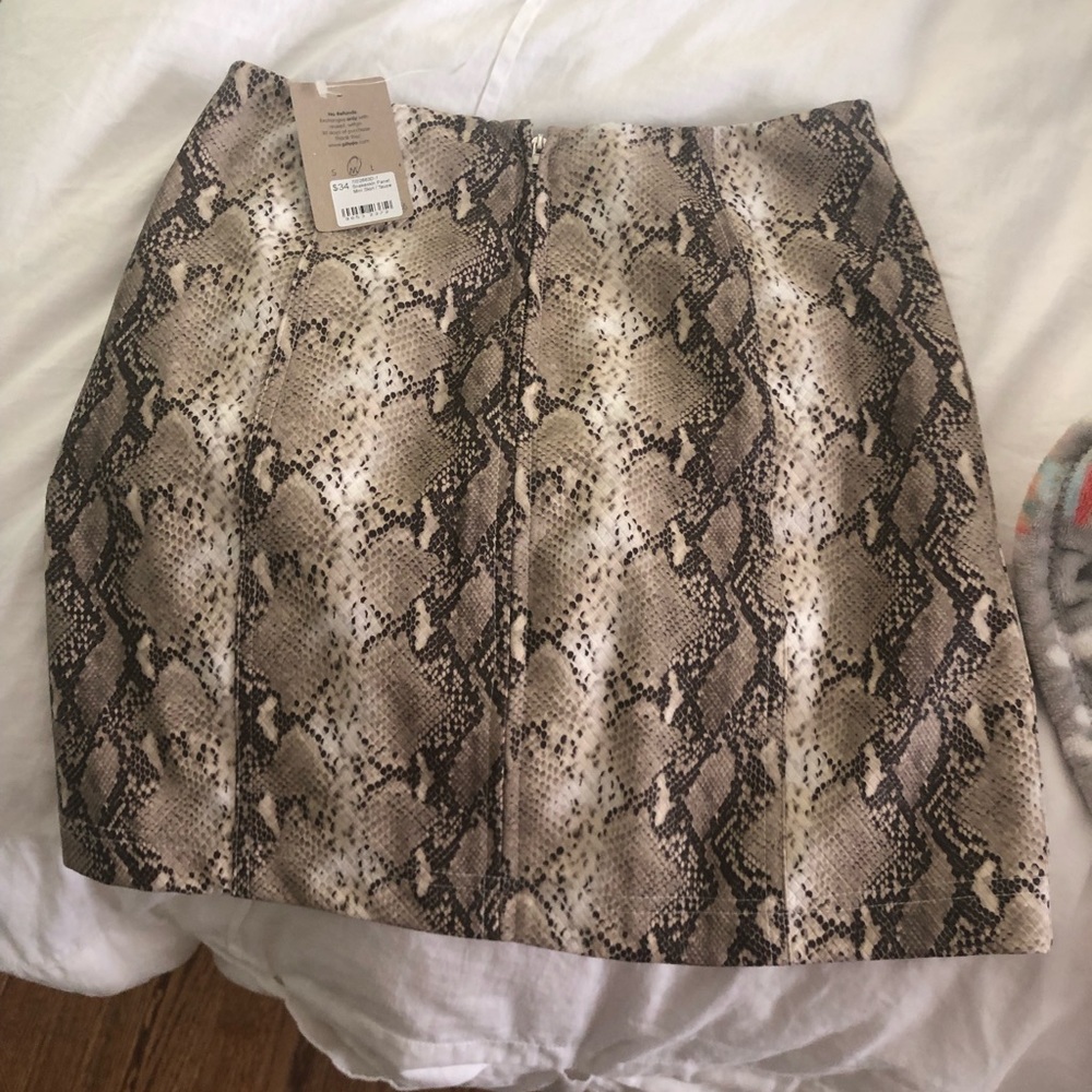 Snakeskin bodycon mini skirt